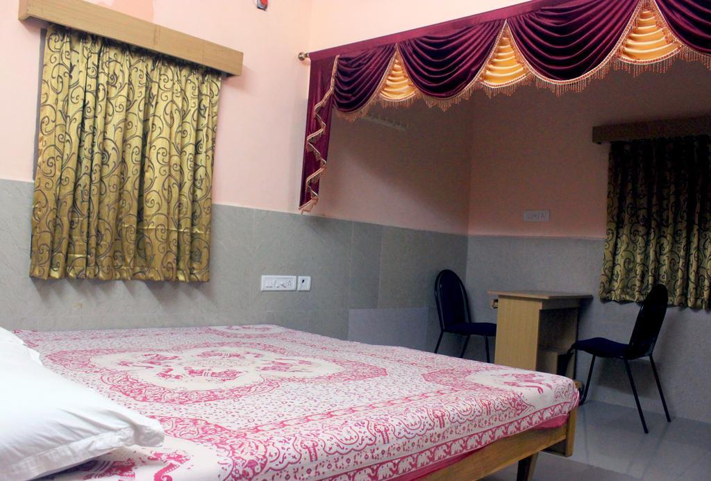 Vinodhara Guest House Mahabalipuram Bilik gambar
