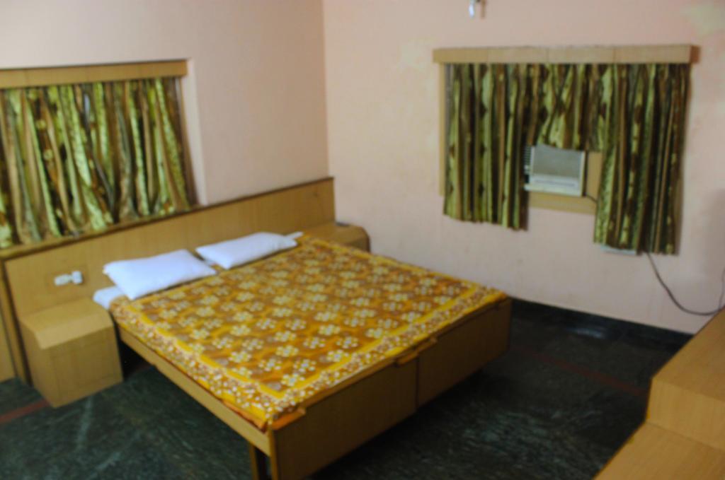 Vinodhara Guest House Mahabalipuram Bilik gambar